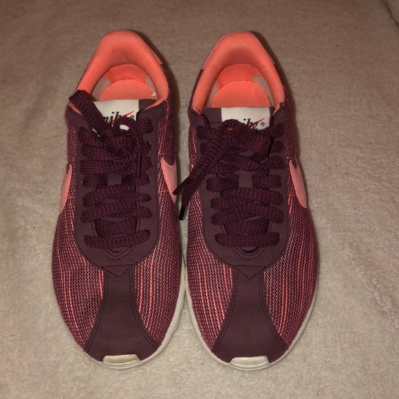 nike womens tennis shoes - Picture 1 of 2